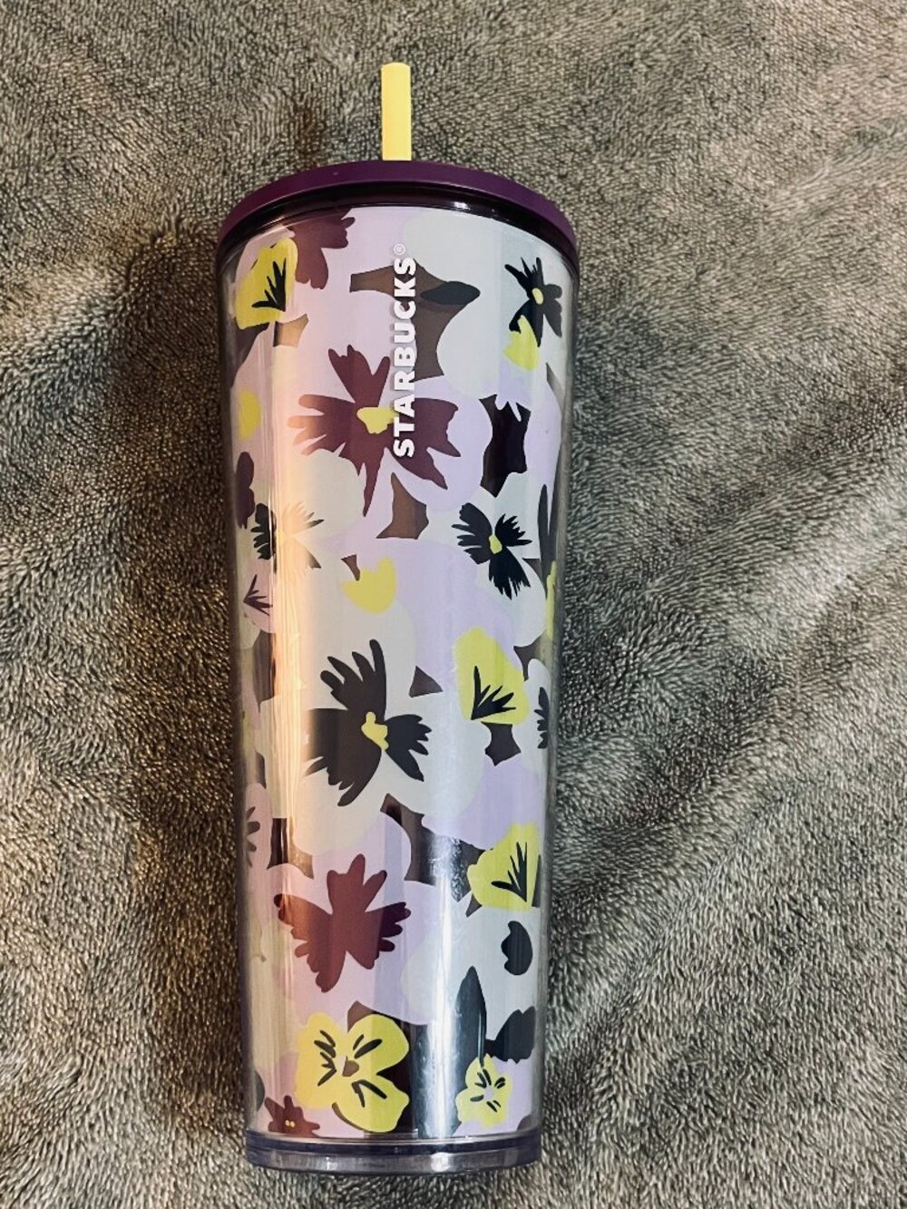 Starbucks 2021 Valentines Pansy Cold Tumbler Venti 24oz lilac green lid straw